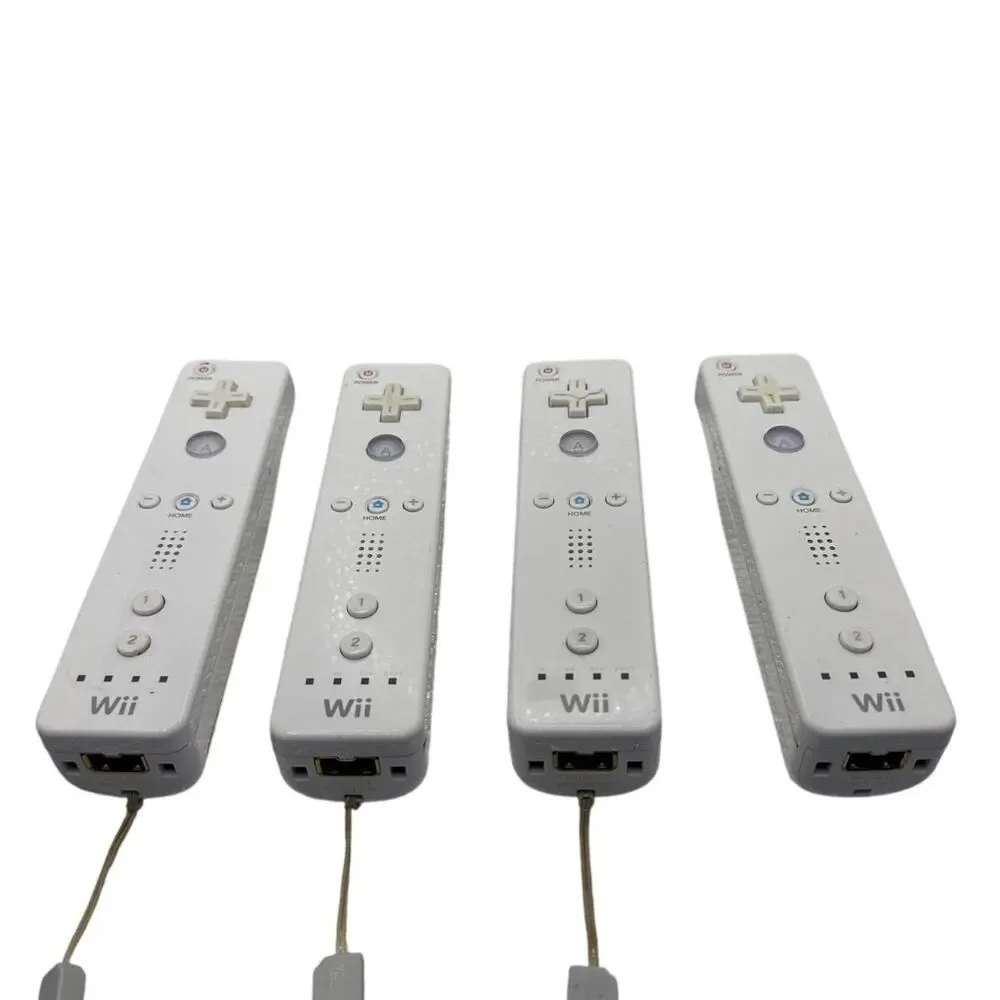 Nintendo OEM White Wiimote With Nunchuck Controller Set Combo RVL-003 Lot of 4 - Picture 1 of 6